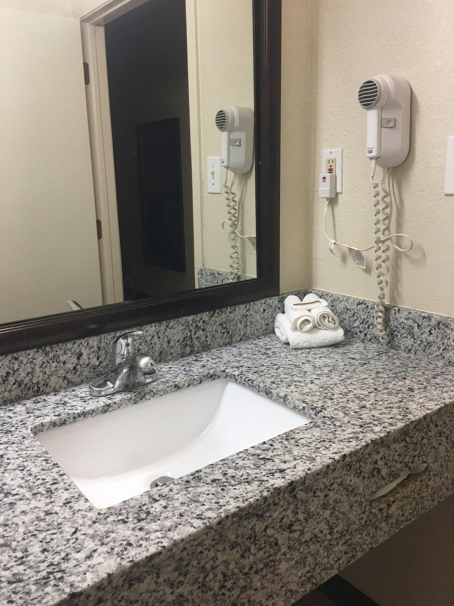 Red Roof Inn Fort Worth - Saginaw Экстерьер фото